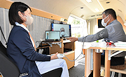記事「患者の負担を軽減!オンライン診療車を県内初導入」の画像