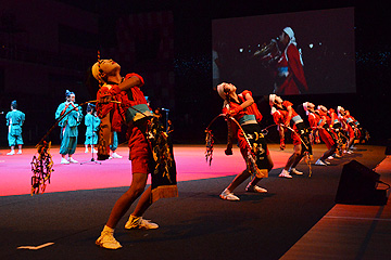 「弓踊り保存会による弓踊り」の画像