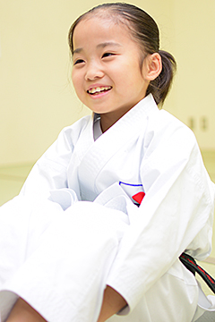 「表紙は空手少女・高野万優さん」の画像