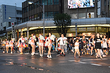 「新潟アルビレックスチアリーダーズＢＢと長岡恋チュンダンサーズのコラボ」の画像