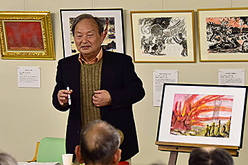 「伊丹功さんが自身の作品を紹介」の画像