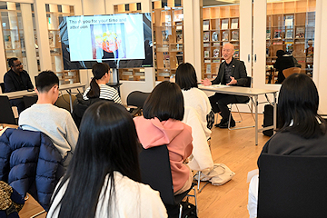 「大矢洋一さんを囲んで、中・高校生向けの座談会を開催」の画像