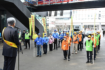 「街頭広報出発式」の画像