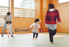ぴょんぴょん♪体を動かして画像